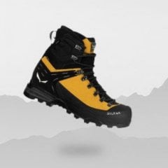 FOOTWEAR